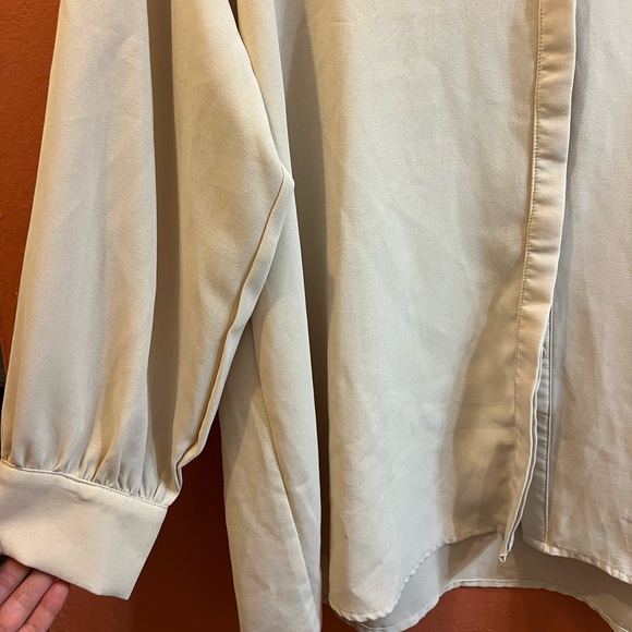 Cream shein button up - Picture 4 of 4